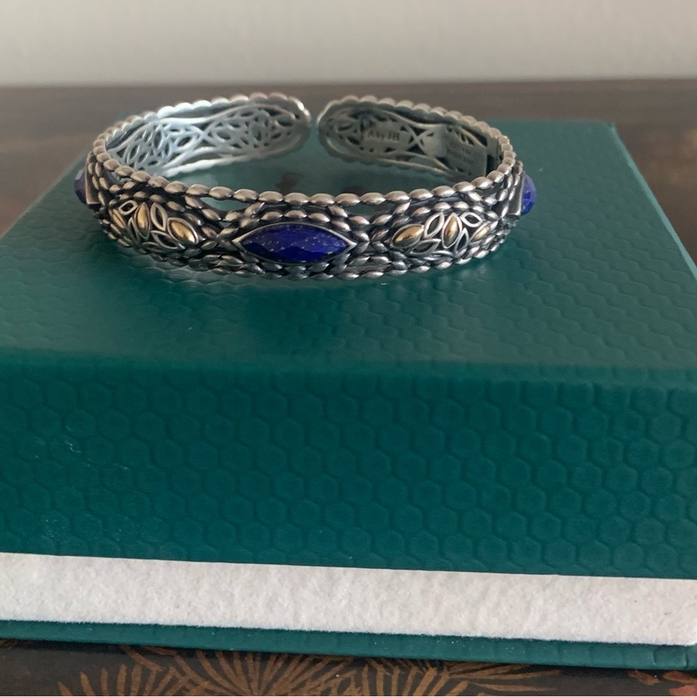 Women’s bracelet worn once. Beautiful detail.
